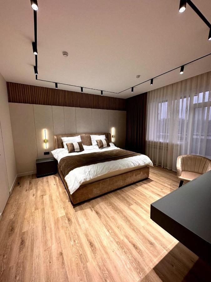 Golden Dragon Hotel Biskek Kültér fotó