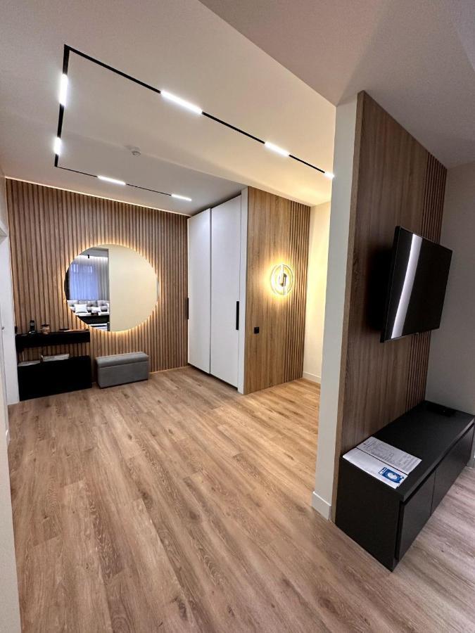Golden Dragon Hotel Biskek Kültér fotó