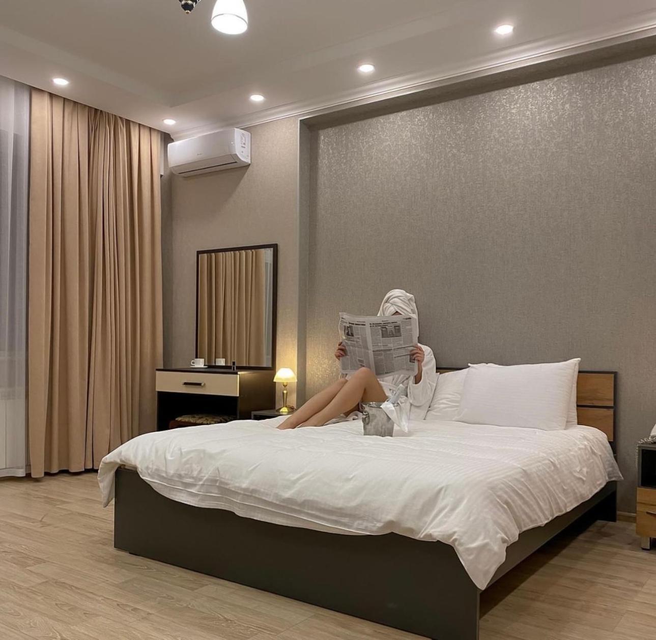 Golden Dragon Hotel Biskek Kültér fotó