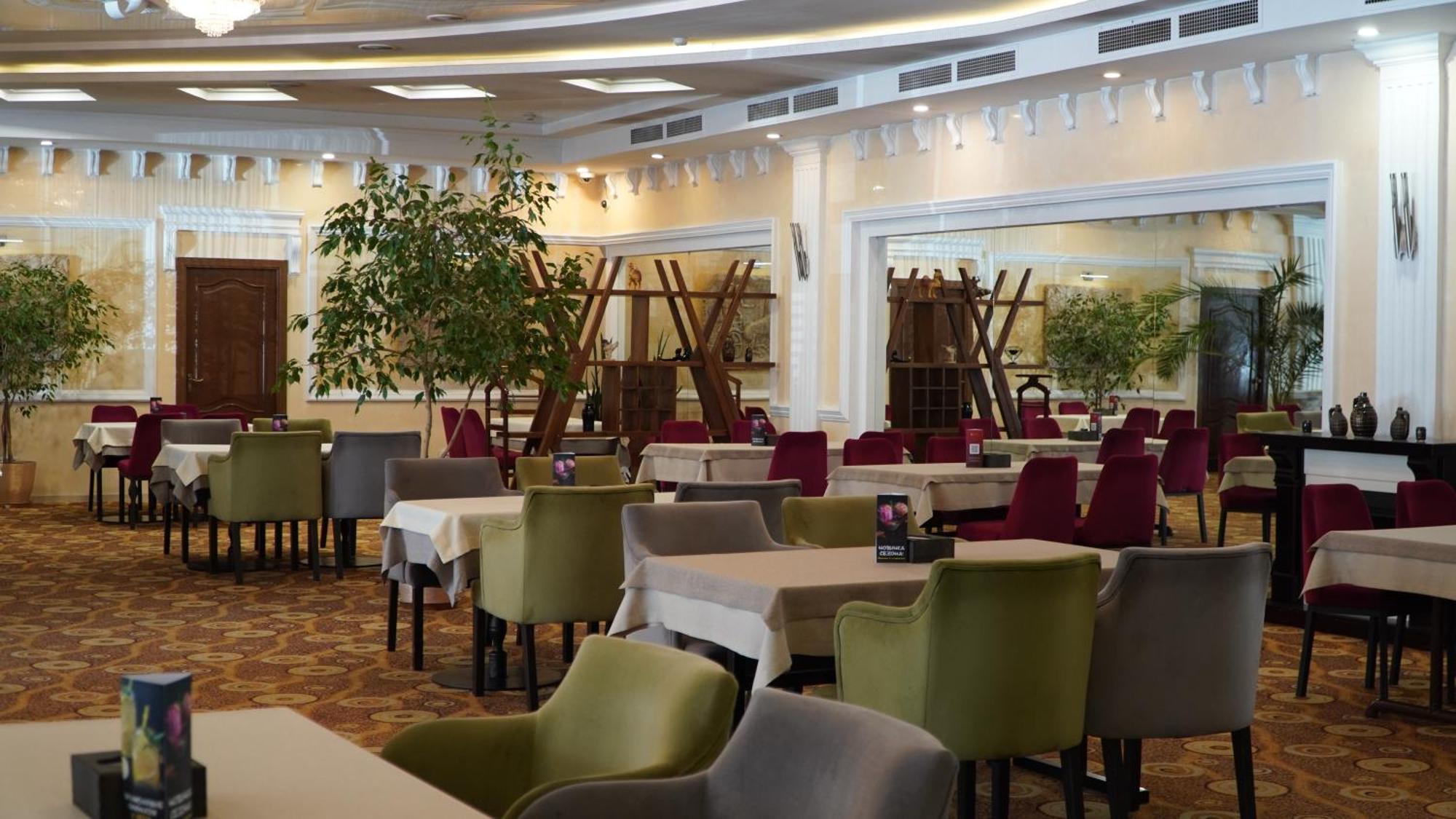 Golden Dragon Hotel Biskek Kültér fotó