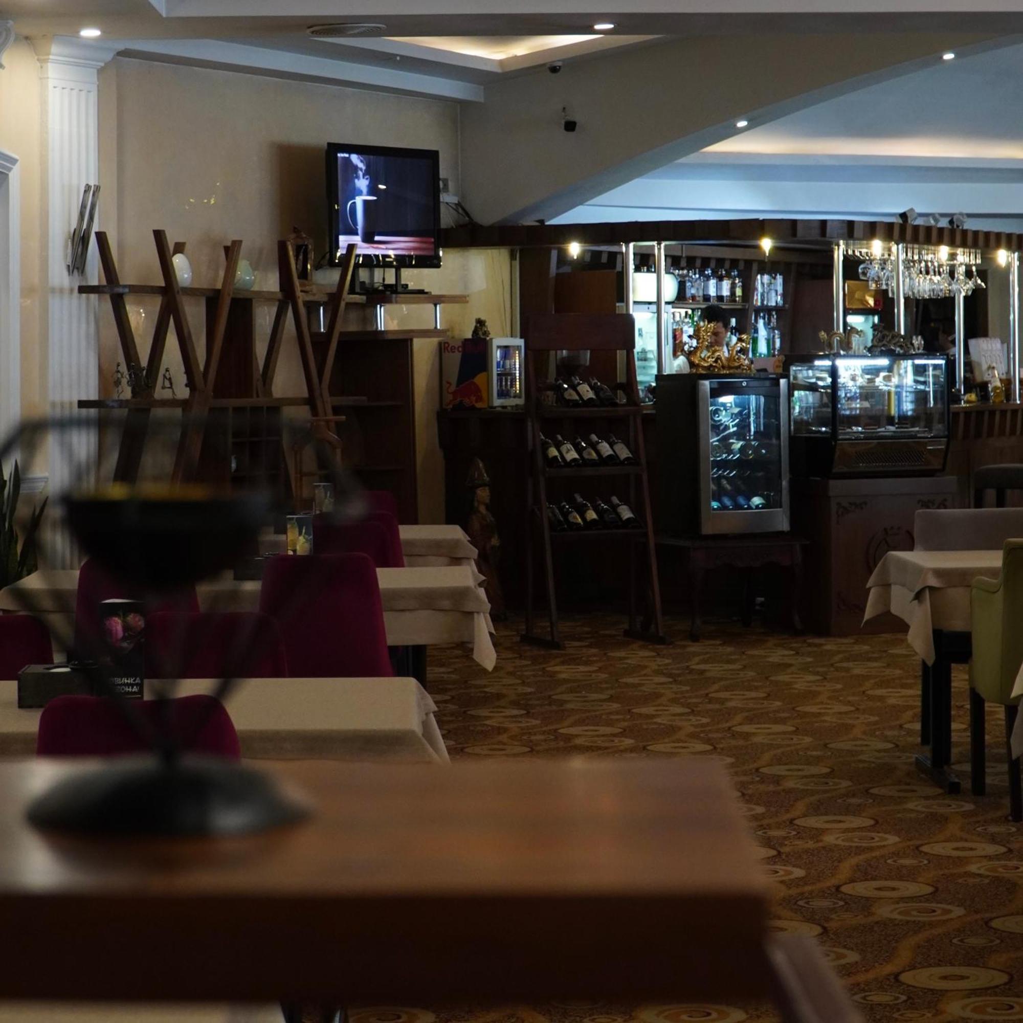 Golden Dragon Hotel Biskek Kültér fotó