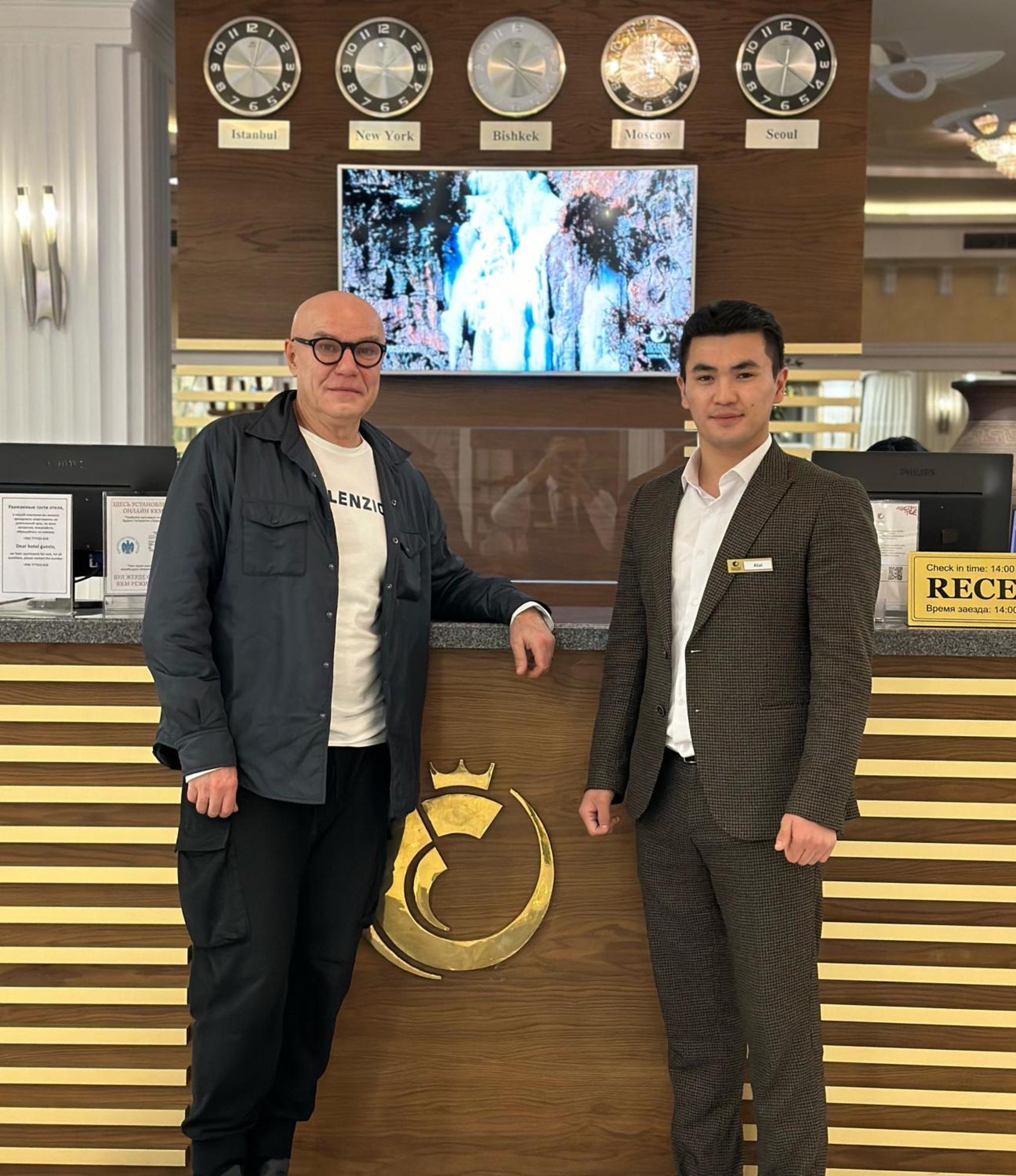 Golden Dragon Hotel Biskek Kültér fotó