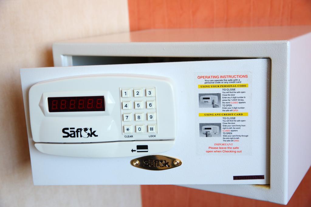 Golden Dragon Hotel Biskek Kültér fotó