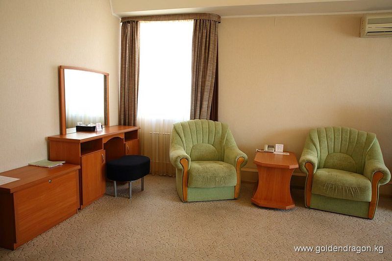 Golden Dragon Hotel Biskek Kültér fotó