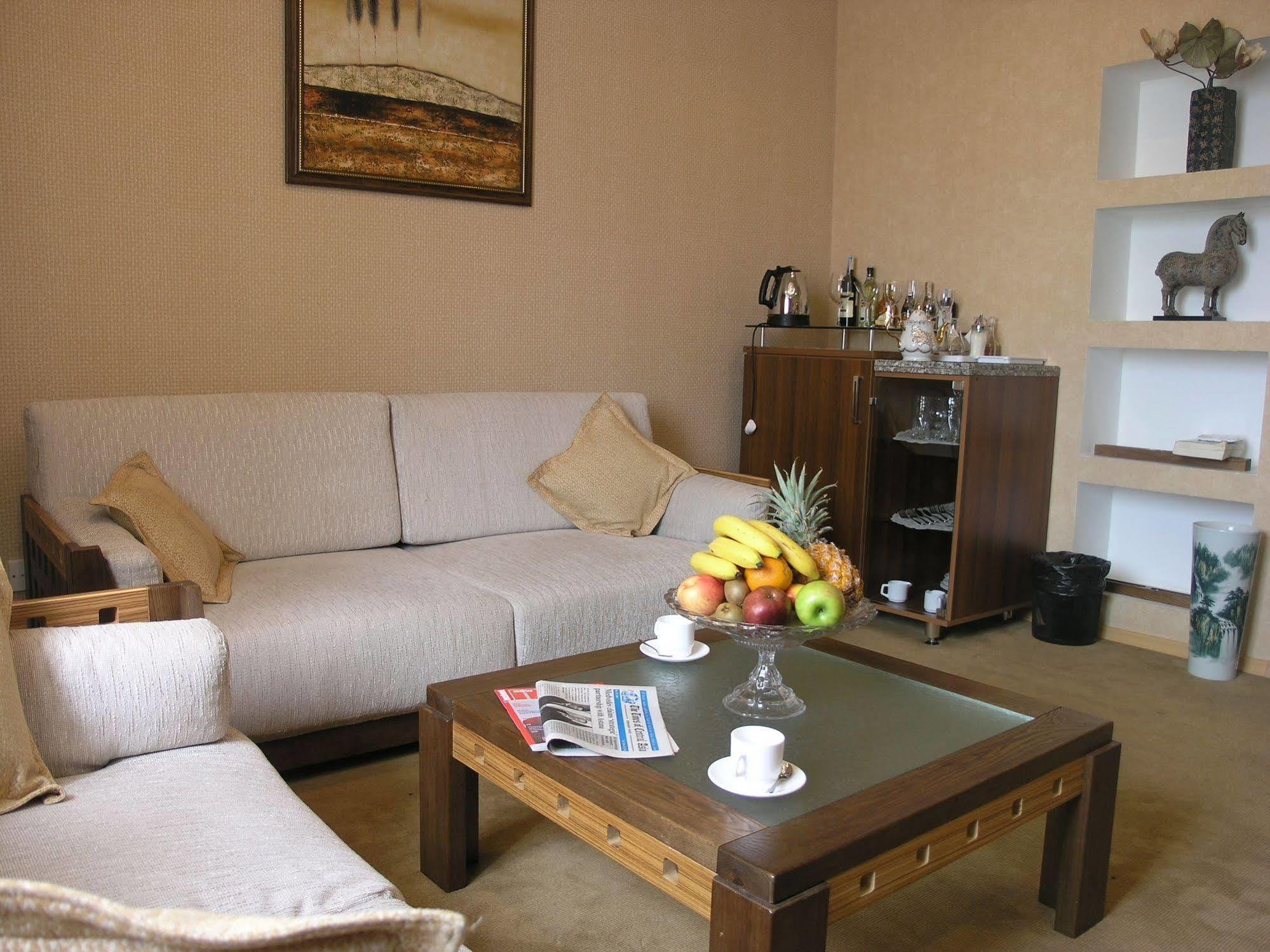 Golden Dragon Hotel Biskek Kültér fotó